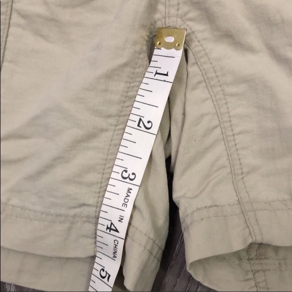 McKinley Women’s Cargo Hiking Shorts, size 8 - Picture 8 of 8